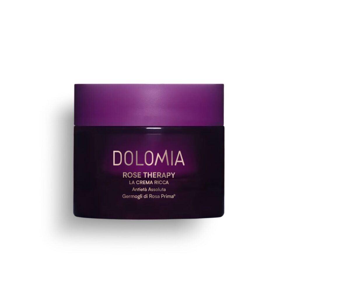 Galleria foto 'Il Beauty case perfetto per una Vacanza Estiva in montagna: 5 must da non dimenticare' - foto 2