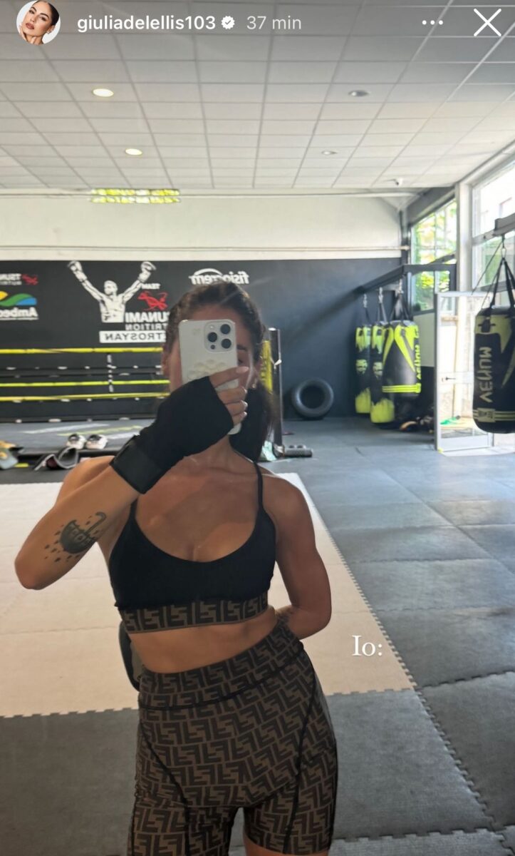 Galleria foto 'Giulia De Lellis in palestra sfoggia il costosissimo set griffato, quanto ha speso per il suo Look' - foto 1