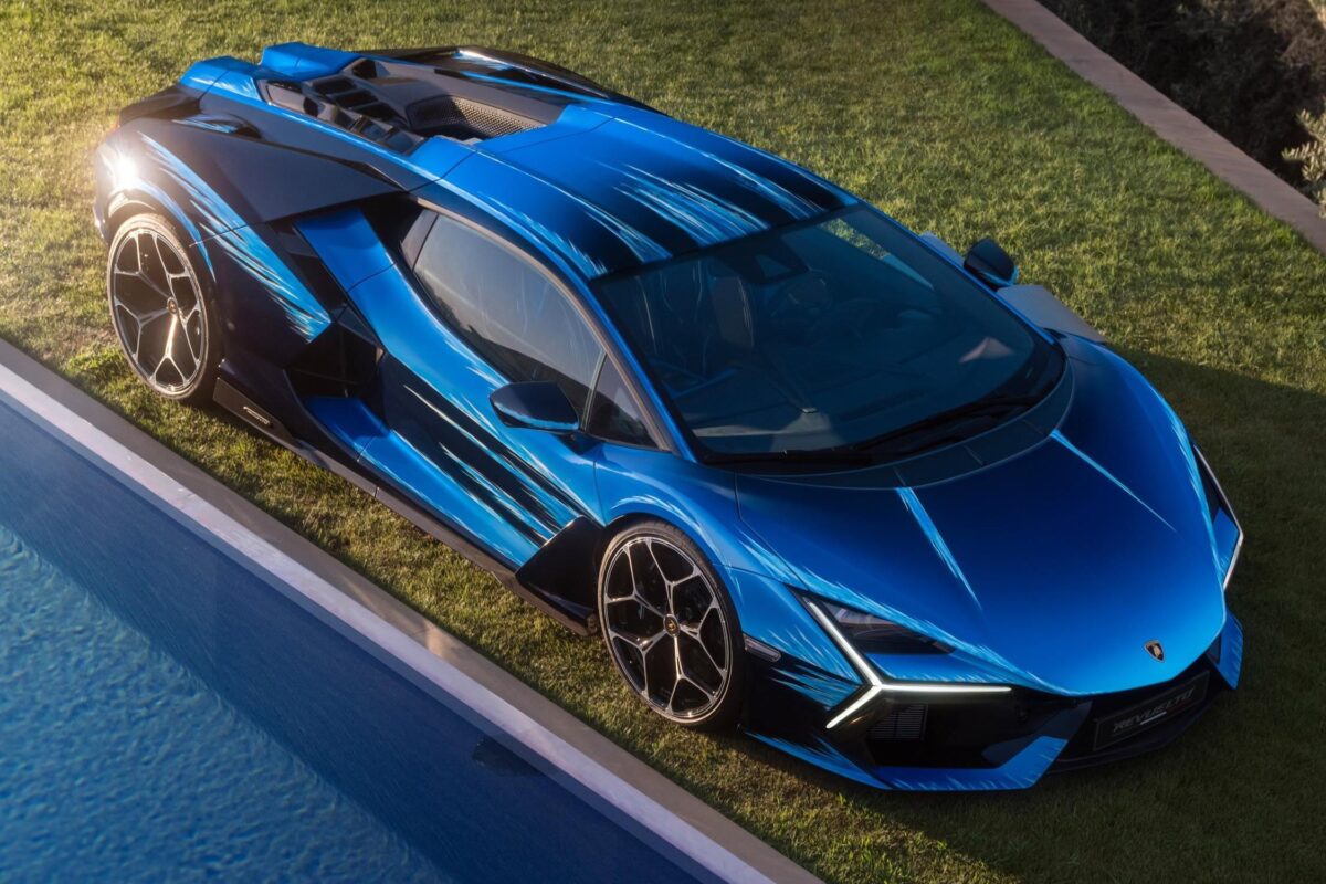 Galleria foto 'Una Lamborghini per celebrare la Sardegna, una Revuelto speciale e tutta da scoprire!' - foto 2