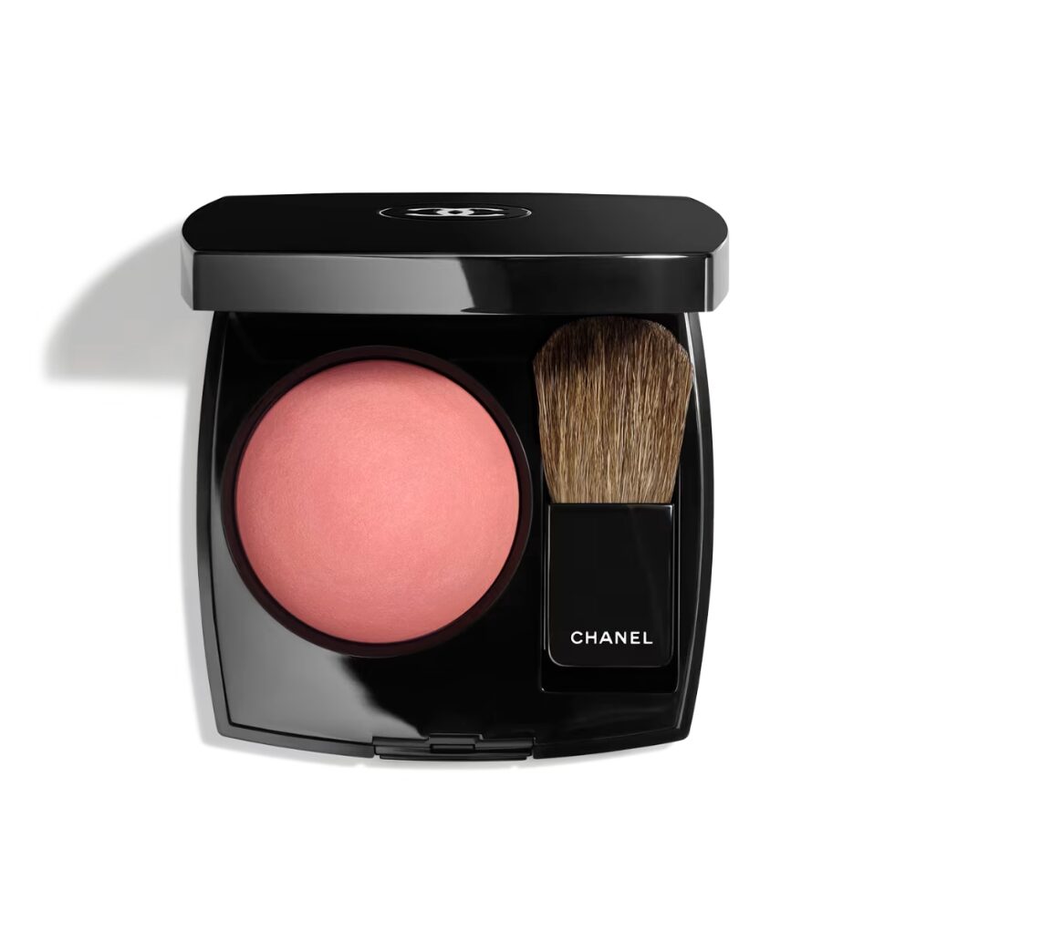 Galleria foto 'E’ questo il make up per far risaltare l’abbronzatura. Da provare assolutamente!' - foto 3