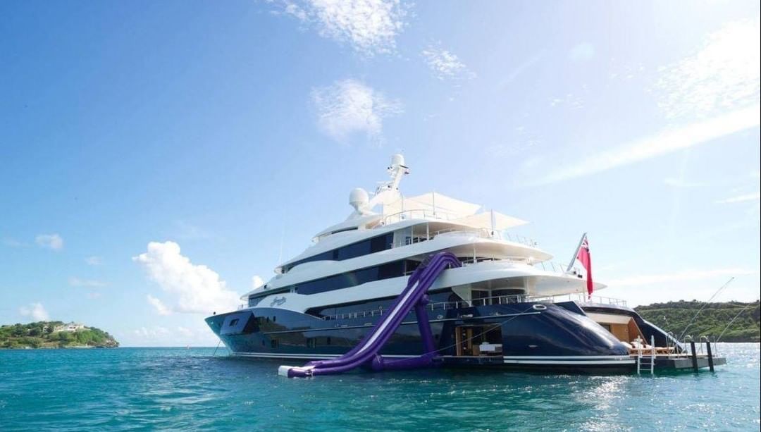 Galleria foto 'Uno Scivolo da 30mila euro sullo Yacht, ecco la nuova ossessione dei Milionari' - foto 1