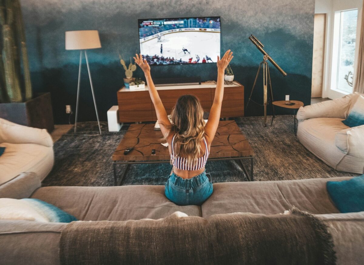 Galleria foto 'Come posizionare la TV in Salotto: ecco la Guida che cercavi…' - foto 4