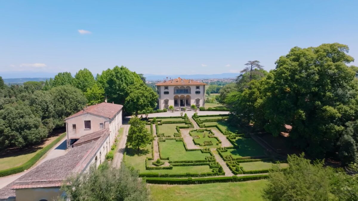 Galleria foto 'In vendita la Villa storica degli Agnelli: lusso “old money” tra le campagne toscane' - foto 3