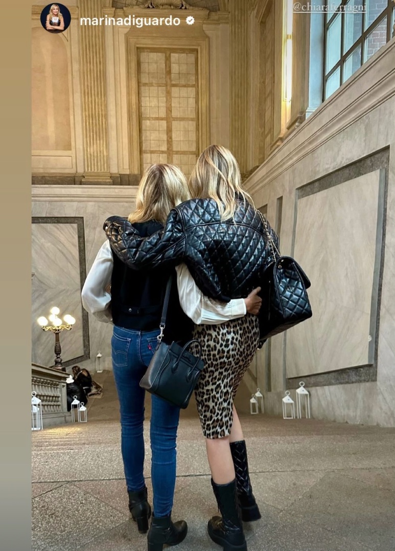 Galleria foto 'Chiara Ferragni, look da quasi 20mila euro per un pomeriggio al Museo con la mamma' - foto 1