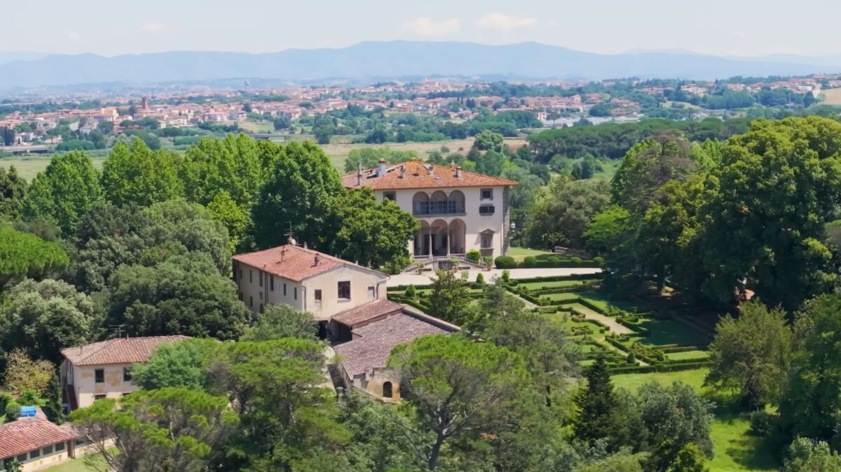 Galleria foto 'In vendita la Villa storica degli Agnelli: lusso “old money” tra le campagne toscane' - foto 2