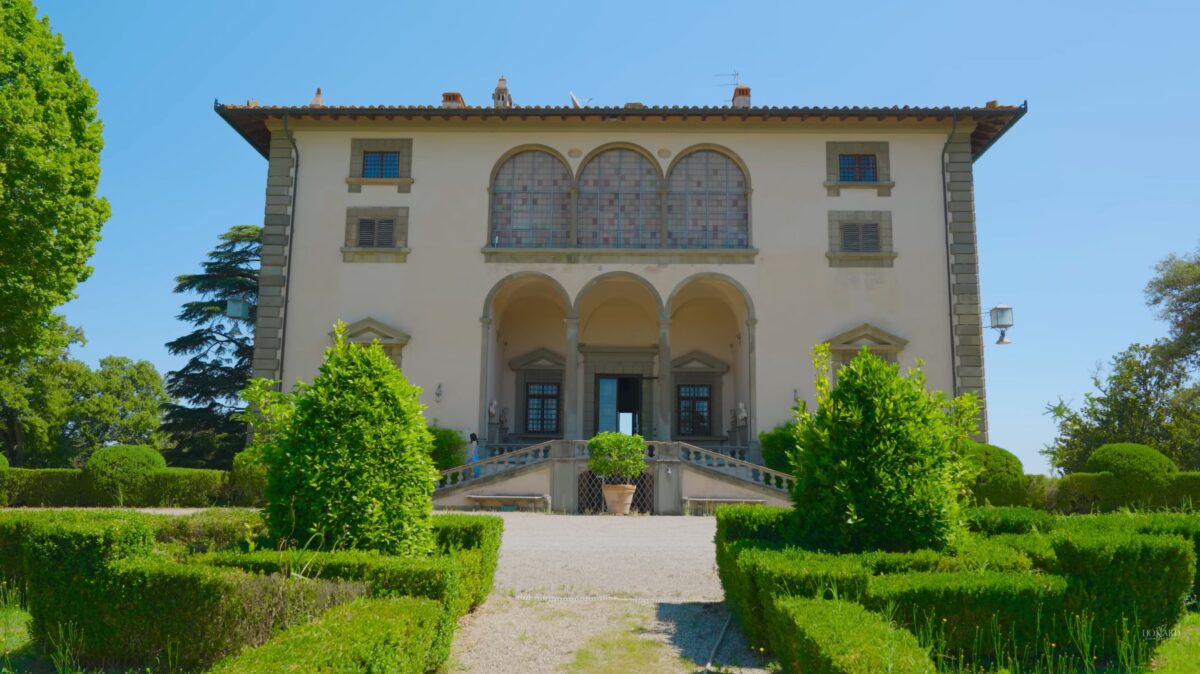 Galleria foto 'In vendita la Villa storica degli Agnelli: lusso “old money” tra le campagne toscane' - foto 1