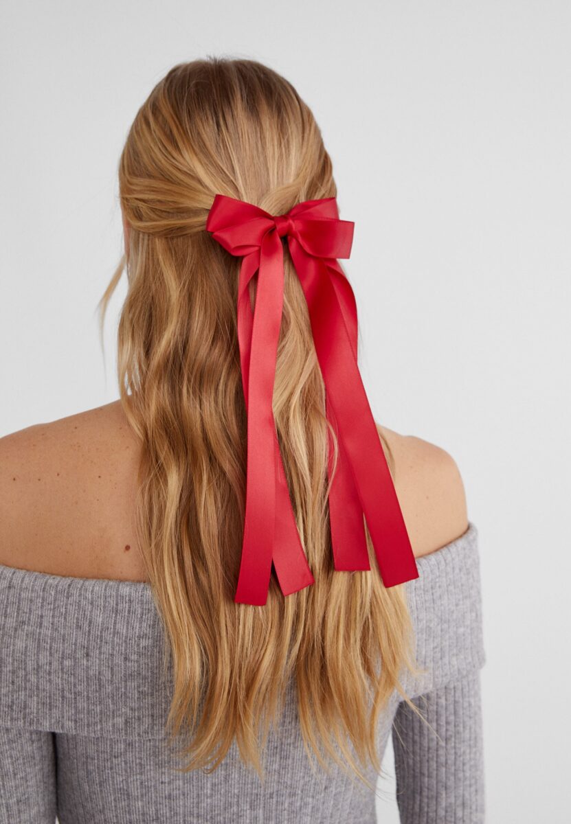 Natale 2024: gli accessori da avere a tutti i costi per dei look all’ultimo grido! Natale 2024: gli accessori da avere a tutti i costi per dei look all’ultimo grido!