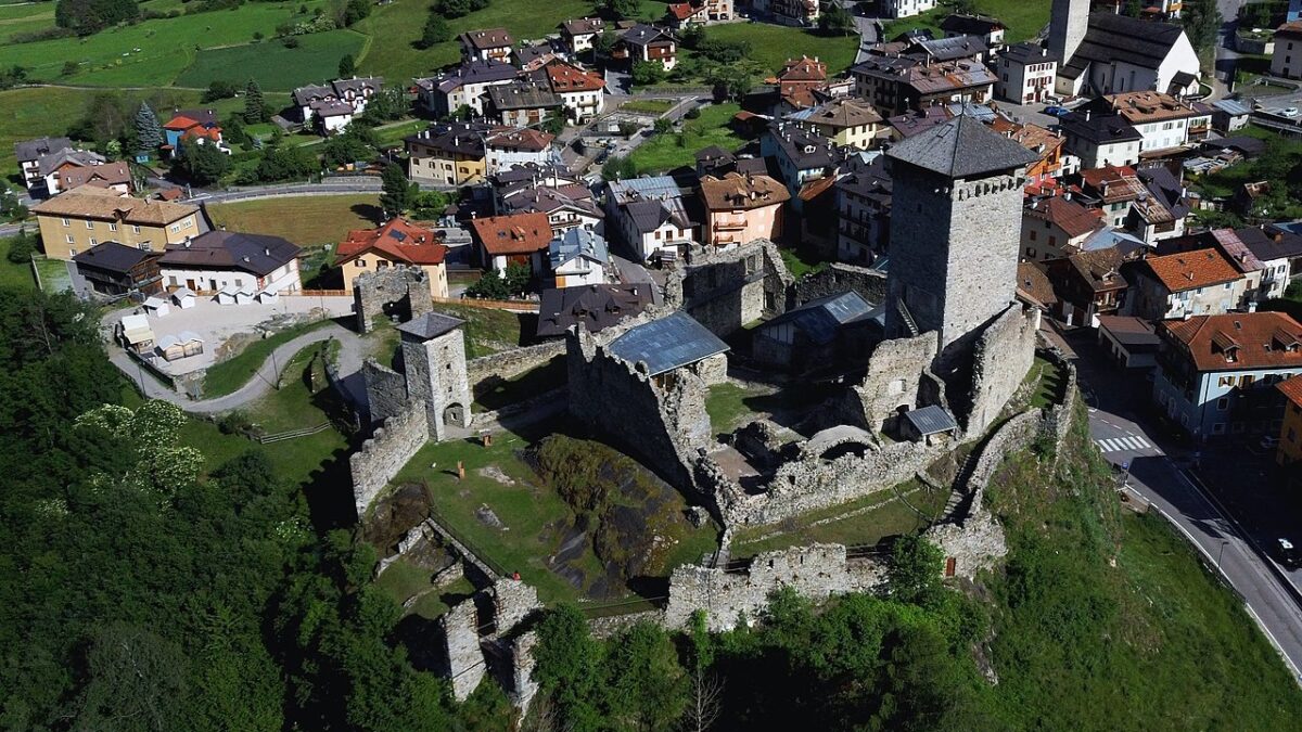 In questo borgo del Trentino Alto Adige ci sono ben 1600 presepi da visitare. È tutto vero!