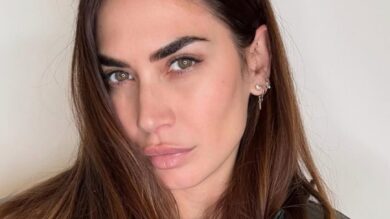 Melissa Satta, la sua borsa per il mare è trendy e super costosa!