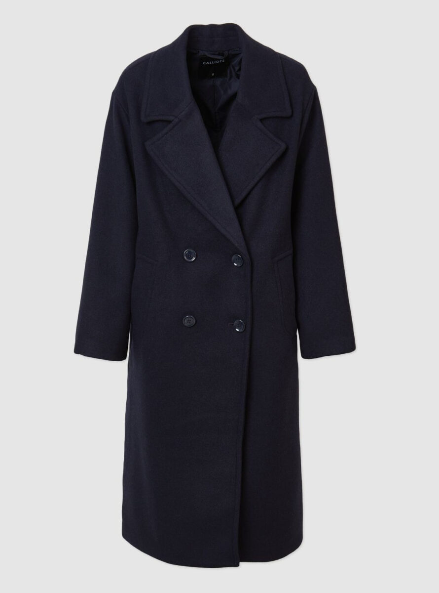 Elegante e sofisticato, il cappotto blu navy è un grande trend di stagione Elegante e sofisticato, il cappotto blu navy è un grande trend di stagione