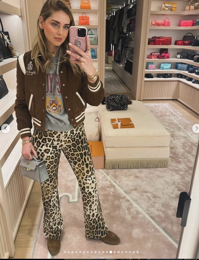 Chiara Ferragni, la sua mini Kelly by Hermès in struzzo è pressoché introvabile Chiara Ferragni, la sua mini Kelly by Hermès in struzzo è pressoché introvabile