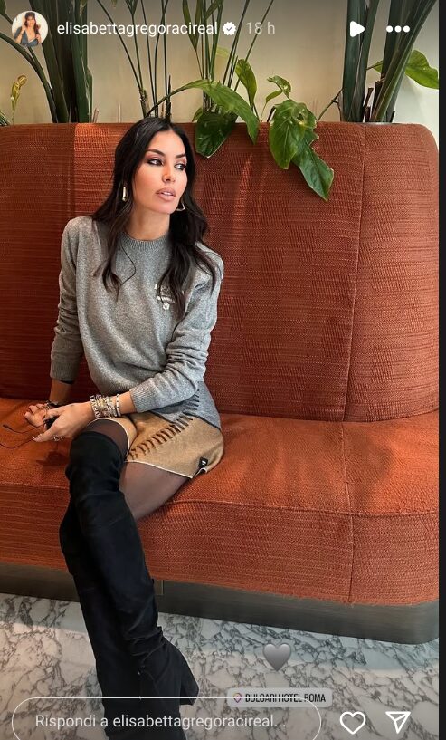 Elisabetta Gregoraci, il suo Look in cashmere by Prada è l’ultima tendenza per l’inverno: ma quanto costa! Elisabetta Gregoraci, il suo Look in cashmere by Prada è l’ultima tendenza per l’inverno: ma quanto costa!