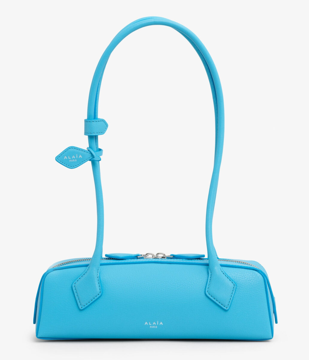 Le borse più chic del momento? Quelle azzurre, che domande! Le borse più chic del momento? Quelle azzurre, che domande!