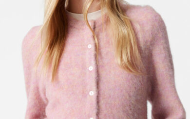 Il cardigan girocollo è il modello giusto per look eleganti e sofisticati