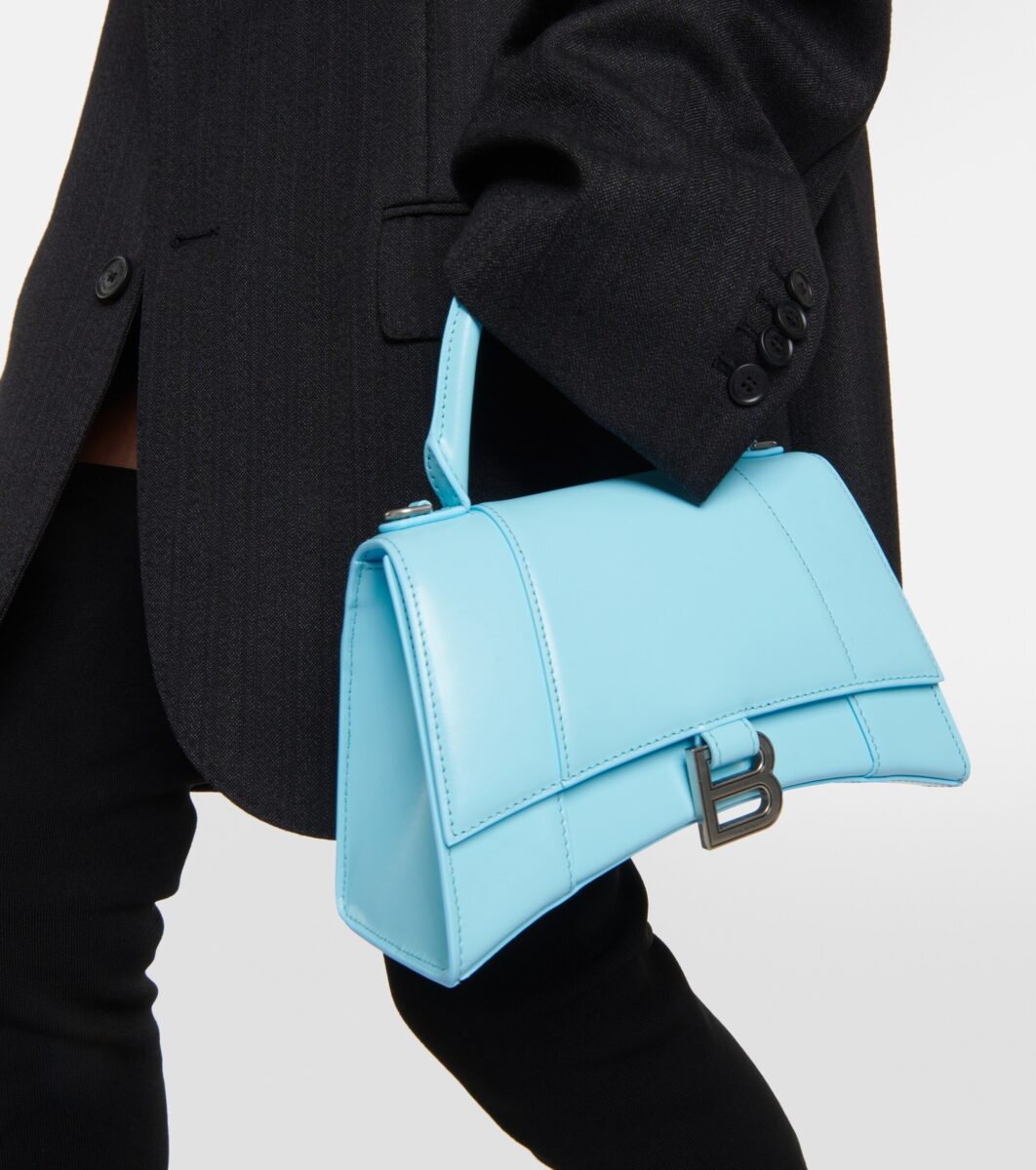 Le borse più chic del momento? Quelle azzurre, che domande! Le borse più chic del momento? Quelle azzurre, che domande!