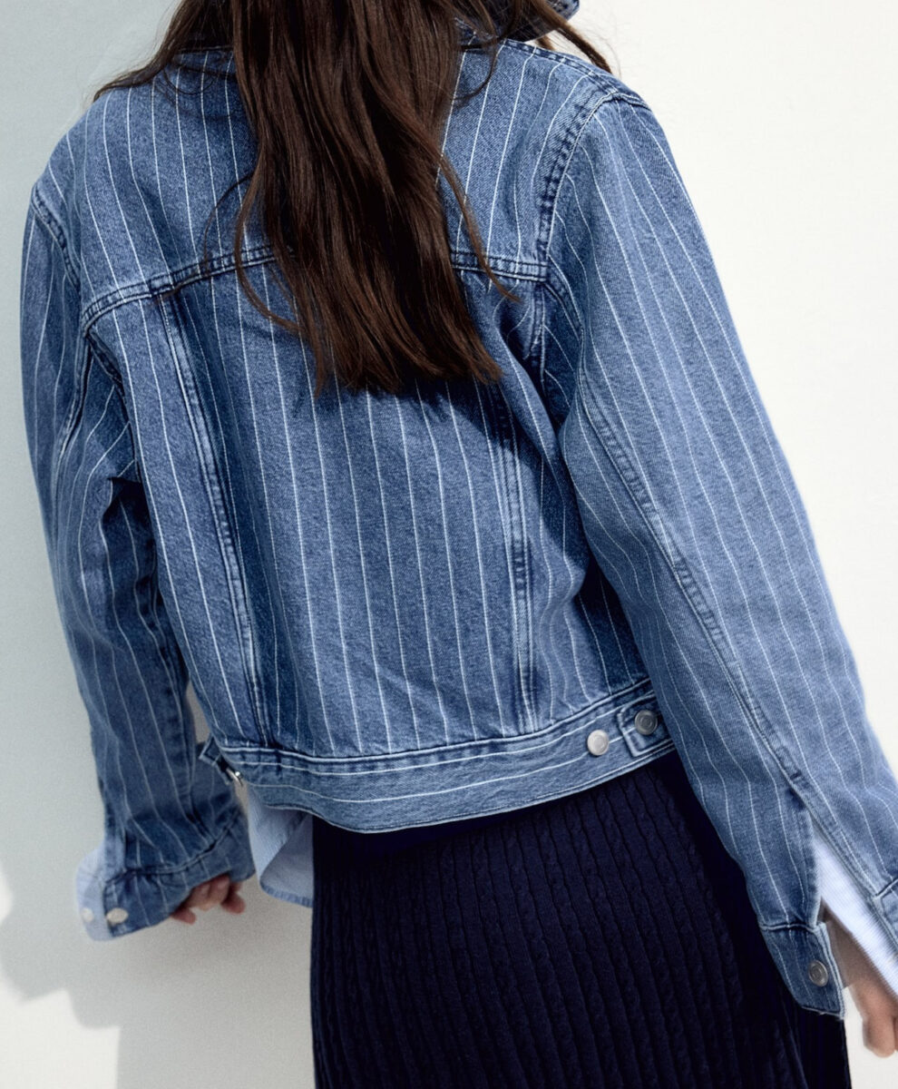 H&M firma la giacca in denim più gettonata della mezza stagione H&M firma la giacca in denim più gettonata della mezza stagione