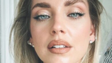 Chiara Ferragni sfoggia gli occhiali del momento super griffati: che stile!
