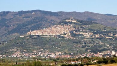 Questo borgo è un vero gioiello antico nel cuore della Toscana