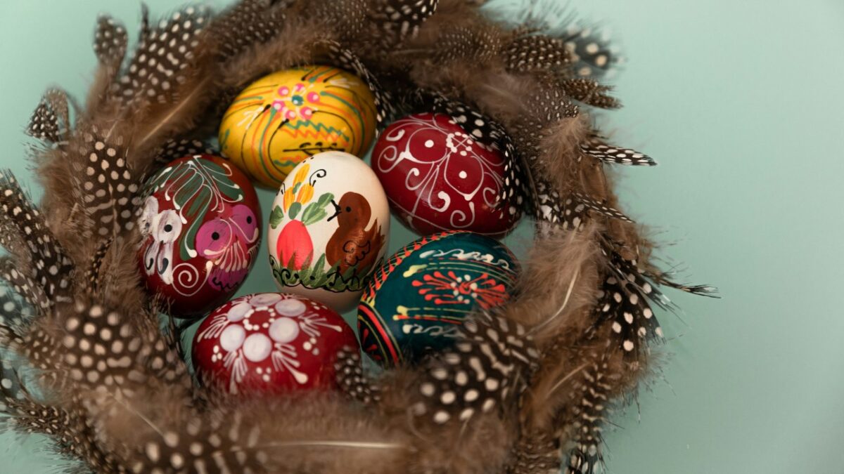Hai già visto queste decorazioni pasquali? Trasformano anche la casa più anonima in uno spazio da copertina!