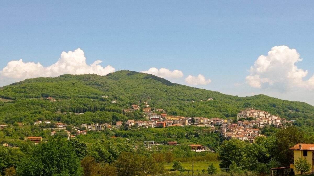 Lo chiamano “la piccola Parigi” molisana, un borgo nella valle del Volturno dal fascino unico!