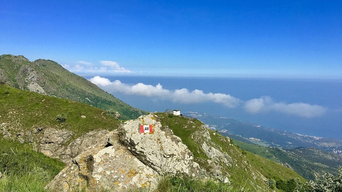 Weekend slow in Liguria? Ecco uno splendido Borgo tra mari e monti in cui trascorrerlo