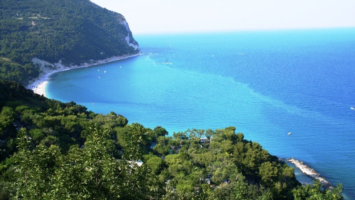 Ecco dove programmare le prossime vacanze estive, qui il mare è davvero cristallino…