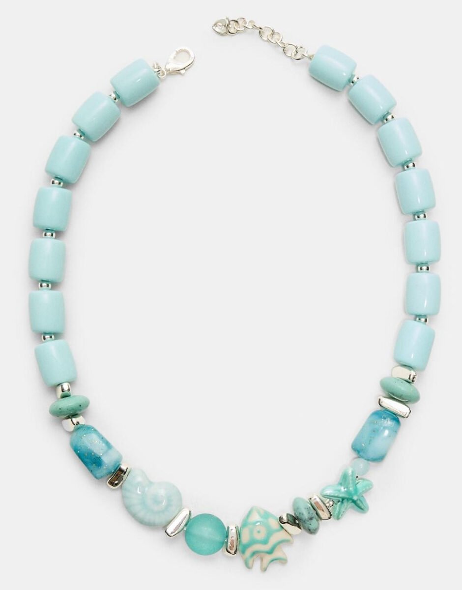 Queste 6 collane a tema mare by Stradivarius promettono dei look all’ultima moda Queste 6 collane a tema mare by Stradivarius promettono dei look all’ultima moda