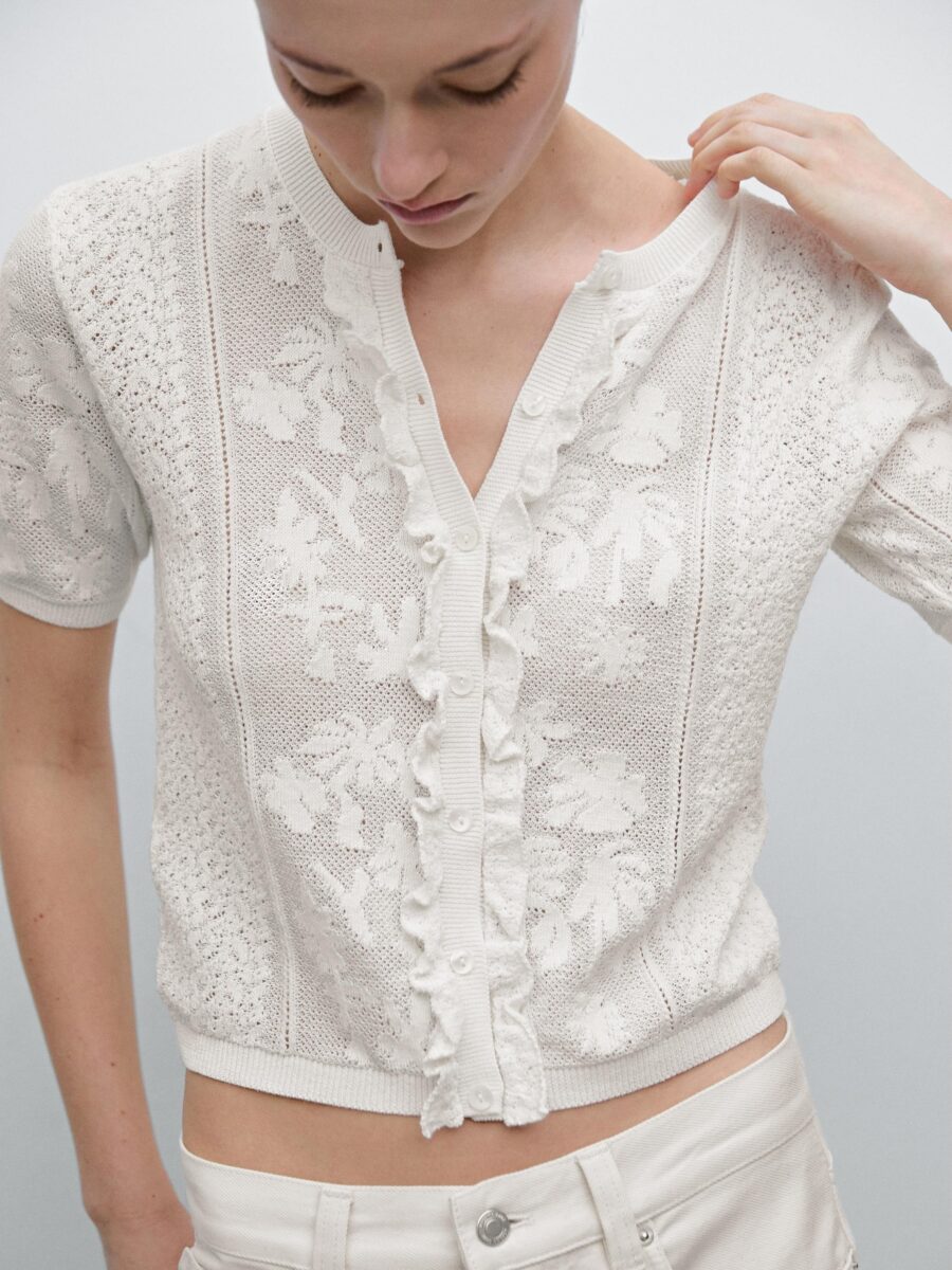Questi cardigan a mezze maniche sono i protagonisti della Primavera Questi cardigan a mezze maniche sono i protagonisti della Primavera