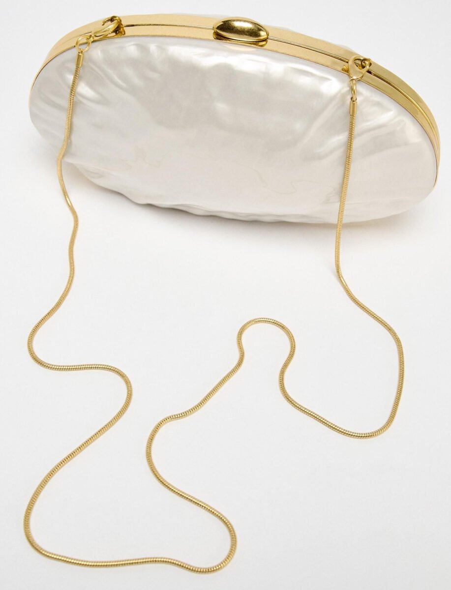 Trend alert! Questa borsa effetto perlato by Zara è la protagonista dell’Estate Trend alert! Questa borsa effetto perlato by Zara è la protagonista dell’Estate