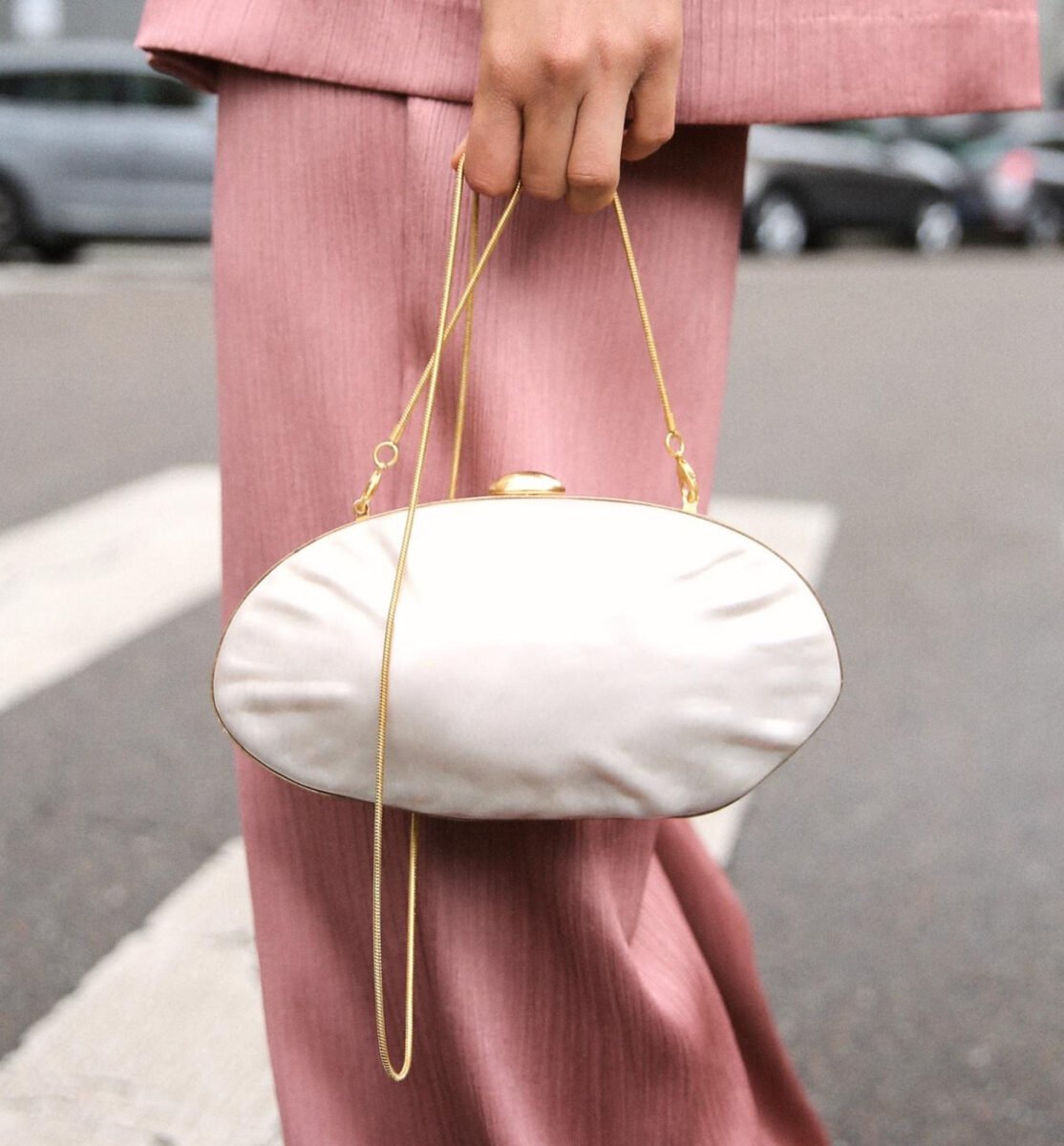 Trend alert! Questa borsa effetto perlato by Zara è la protagonista dell’Estate Trend alert! Questa borsa effetto perlato by Zara è la protagonista dell’Estate