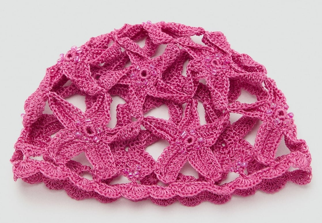 Il grande ritorno dei berretti crochet: il trend più cool (e nostalgico) dell’Estate 2025 Il grande ritorno dei berretti crochet: il trend più cool (e nostalgico) dell’Estate 2025