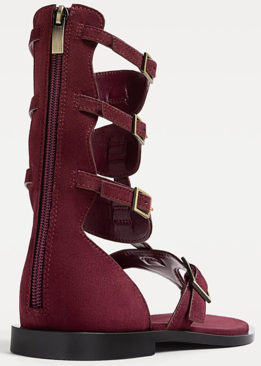 Sono firmati Stradivarius i sandali comfy glam più belli del momento Sono firmati Stradivarius i sandali comfy glam più belli del momento