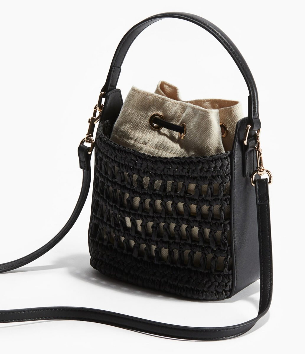 Scommettiamo che questa borsa in paglia di H&M ruberà il vostro cuore? Scommettiamo che questa borsa in paglia di H&M ruberà il vostro cuore?