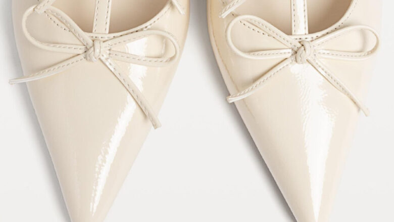 Stradivarius firma le ballerine a punta più belle del momento
