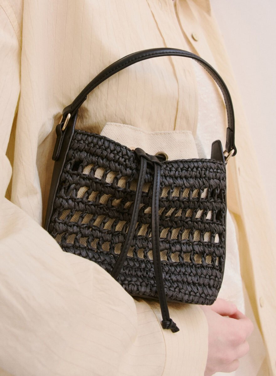 Scommettiamo che questa borsa in paglia di H&M ruberà il vostro cuore? Scommettiamo che questa borsa in paglia di H&M ruberà il vostro cuore?