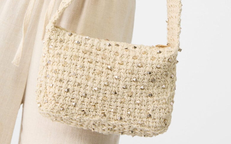 Tornano alla ribalta le borse all’uncinetto, l’accessorio must have dell’Estate