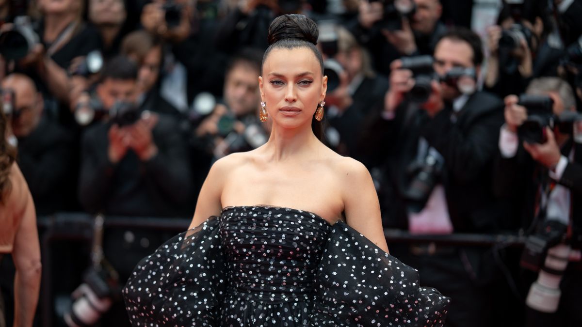 Cannes 2025, da Irina Shayk a Juliette Binoche: ecco i Look più belli sul red carpet inaugurale Cannes 2025, da Irina Shayk a Juliette Binoche: ecco i Look più belli sul red carpet inaugurale