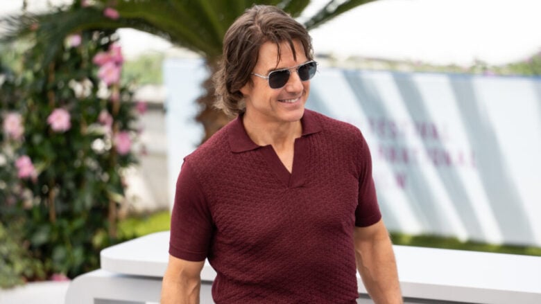 Look da urlo e un Rolex da oltre 50.000 euro: Tom Cruise ruba la scena a Cannes 2025