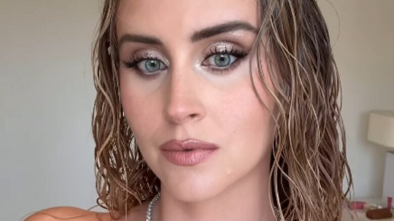 Cannes 2025, Valentina Ferragni sfila sul red carpet ma il Look da sirena non convince: è pioggia di critiche!