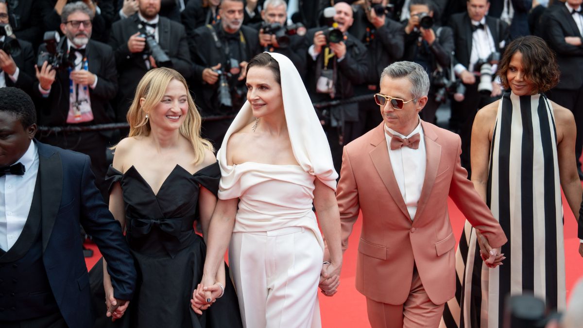 Cannes 2025, da Irina Shayk a Juliette Binoche: ecco i Look più belli sul red carpet inaugurale Cannes 2025, da Irina Shayk a Juliette Binoche: ecco i Look più belli sul red carpet inaugurale
