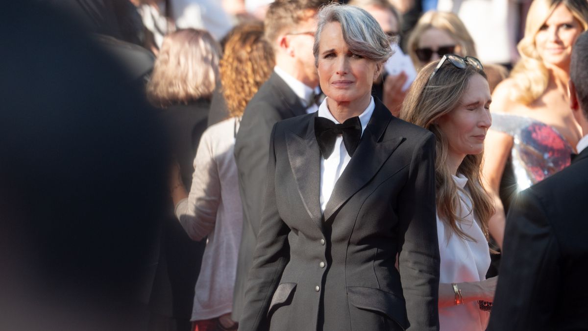 Andie MacDowell rompe le regole a Cannes 2025: il Look mannish è il nuovo must! Andie MacDowell rompe le regole a Cannes 2025: il Look mannish è il nuovo must!