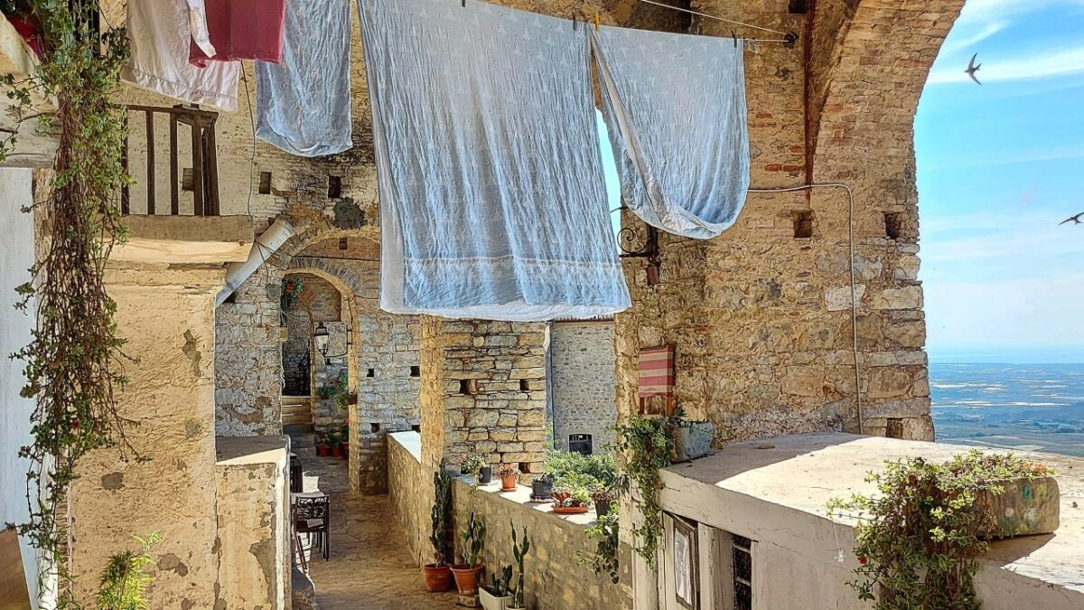 Lo chiamano il “Balcone dello Jonio”, è uno dei borghi più belli d’Italia!