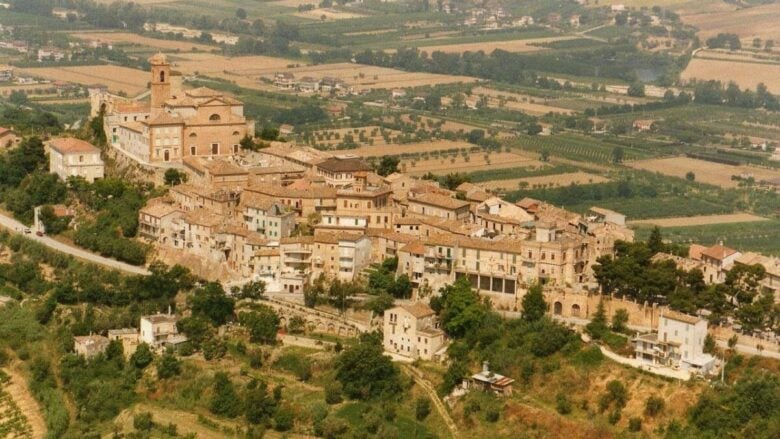 Questo borgo nell’entroterra marchigiano è una perla medievale da visitare ora!