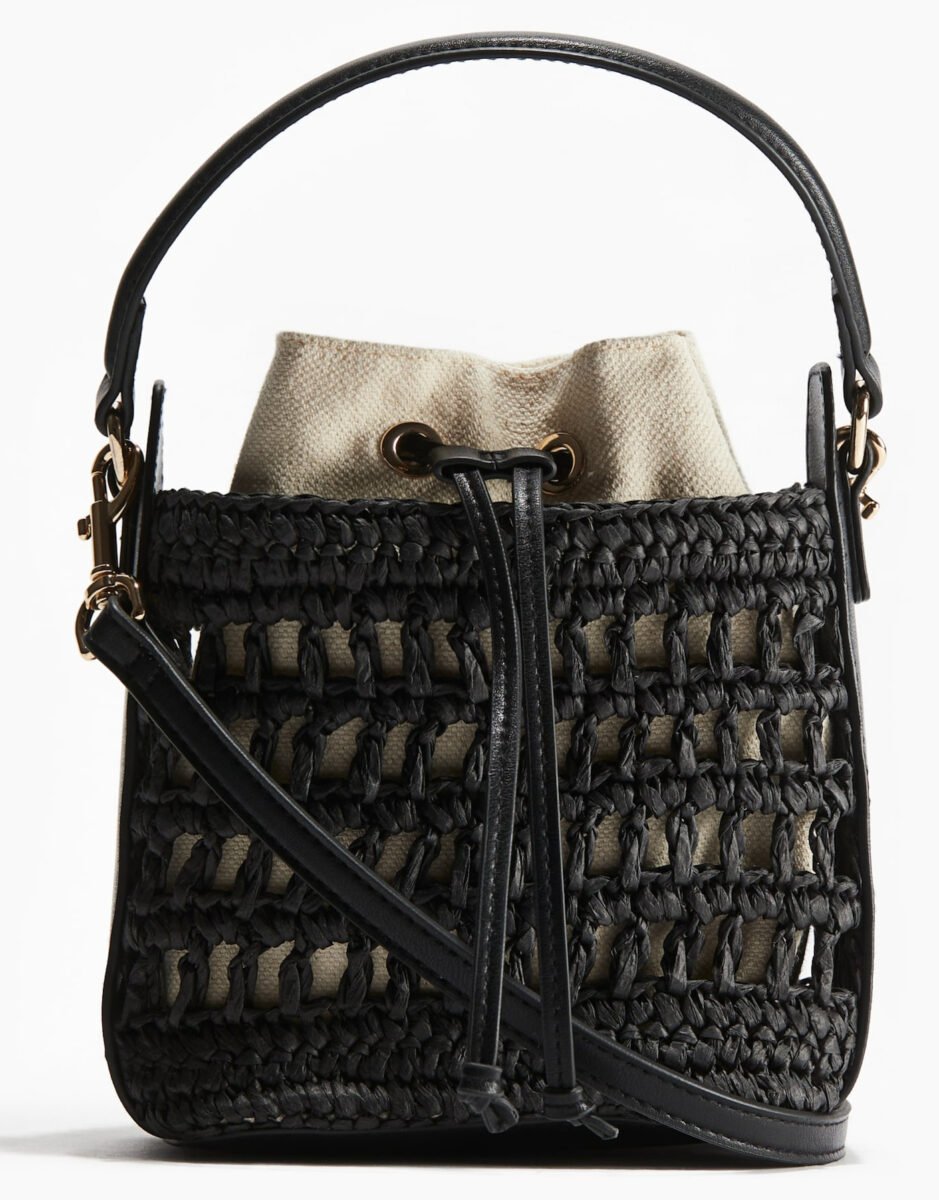 Scommettiamo che questa borsa in paglia di H&M ruberà il vostro cuore? Scommettiamo che questa borsa in paglia di H&M ruberà il vostro cuore?
