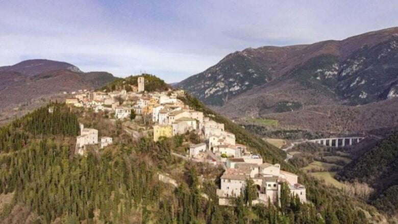 Nel cuore della Valnerina sorge uno dei Borghi medievali più belli dell’Umbria