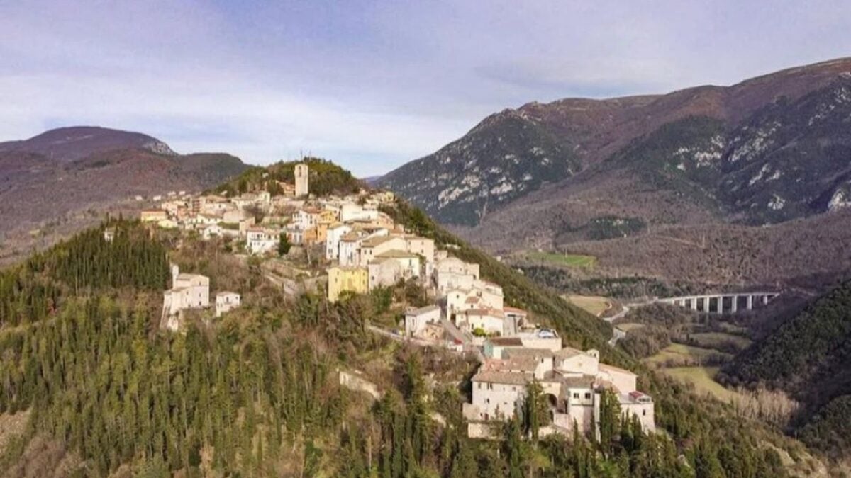 Nel cuore della Valnerina sorge uno dei Borghi medievali più belli dell’Umbria