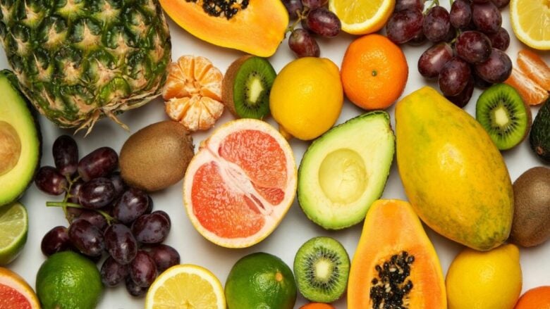 Profumi ai frutti esotici: le fragranze più fresche e irresistibili dell’estate