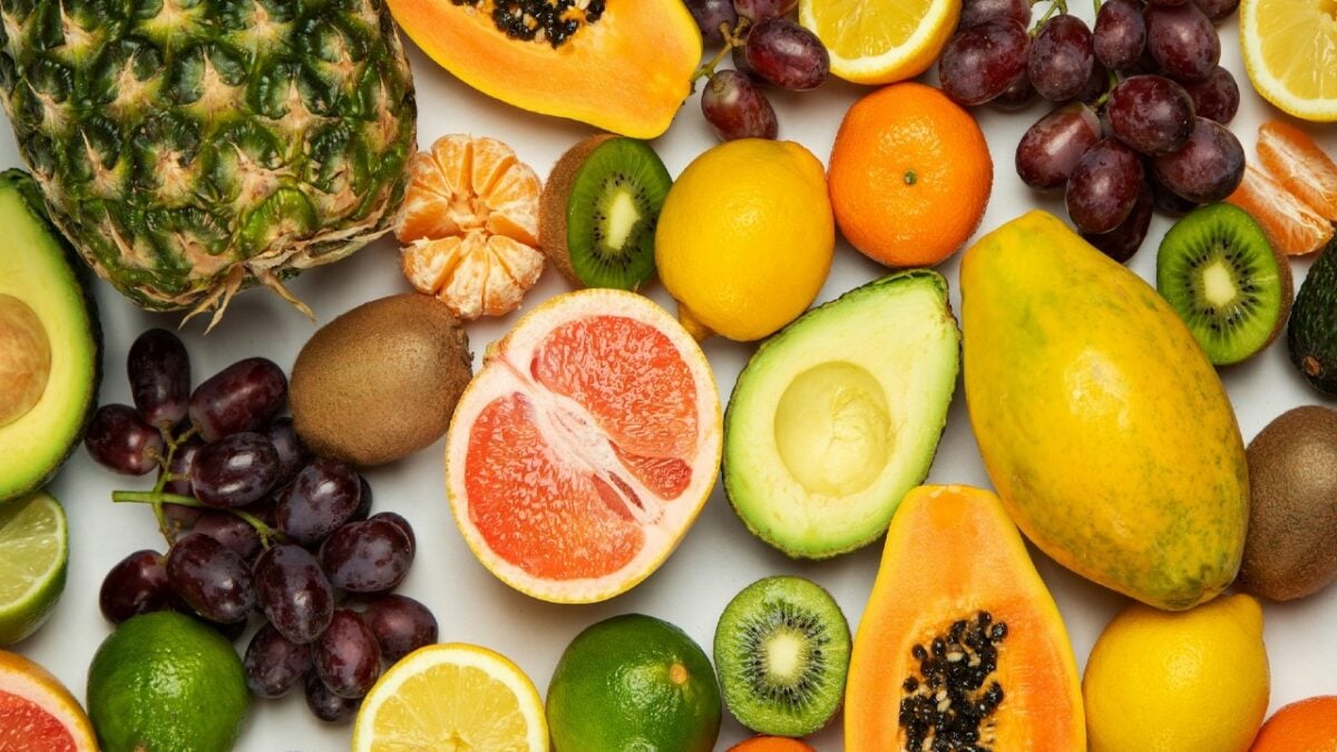 Profumi ai frutti esotici: le fragranze più fresche e irresistibili dell’estate