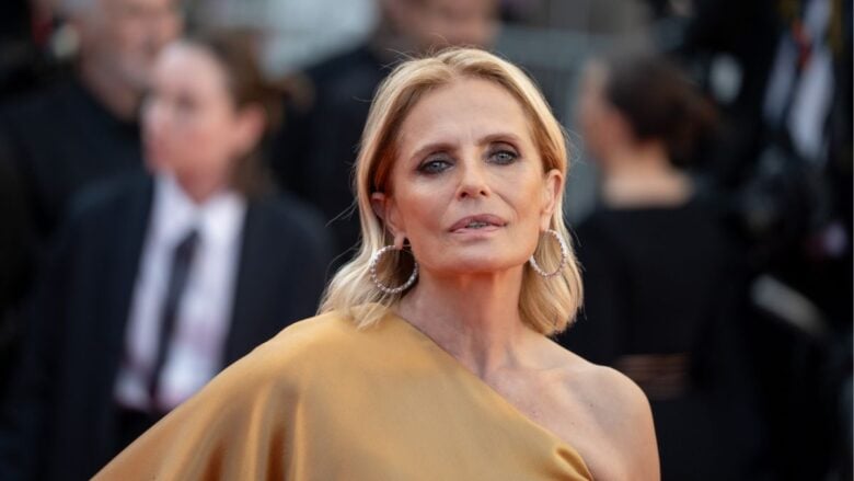Isabella Ferrari con il suo total Look gold a Cannes 2025 è il simbolo di un’eleganza senza tempo
