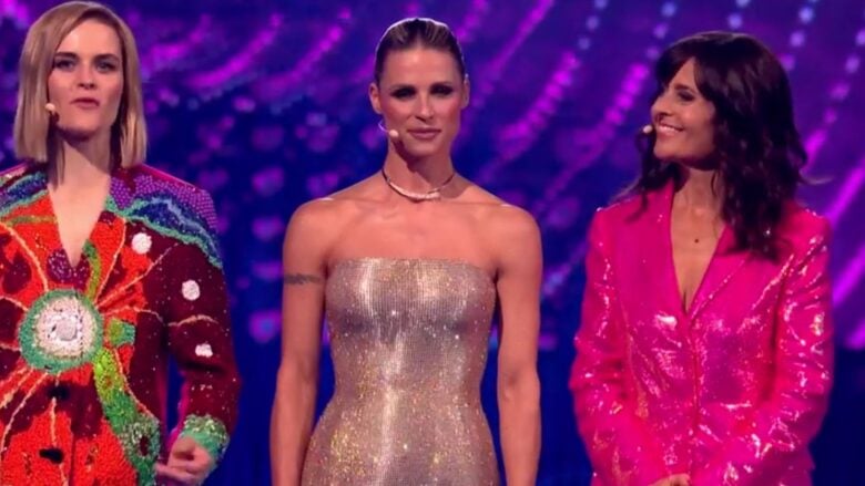 Michelle Hunziker brilla all’Eurovision 2025 con il lungo tubino di cristalli firmato Giorgio Armani Privé e i gioielli di diamanti!